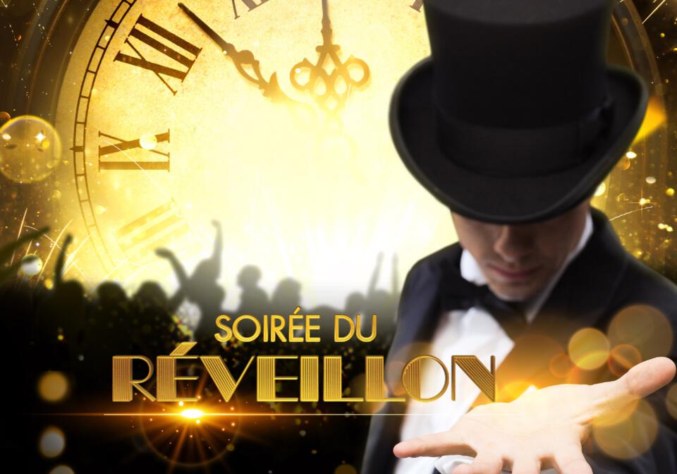 En fond d'image des personnes qui dansent et s'amusent et une grosse horloge qui annonce minuit