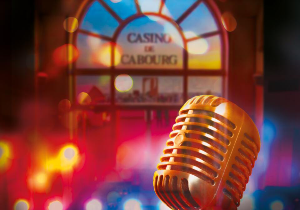 Micro vue panoramique du casino. face mer