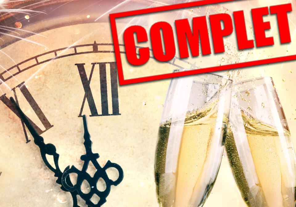 Coupe de champagne - Horloge indique minuit